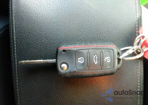 2015 Volkswagen Passat 1.8T Wolfsburg Edition из США, поврежденный, VIN 1VWAT7A30FC003949